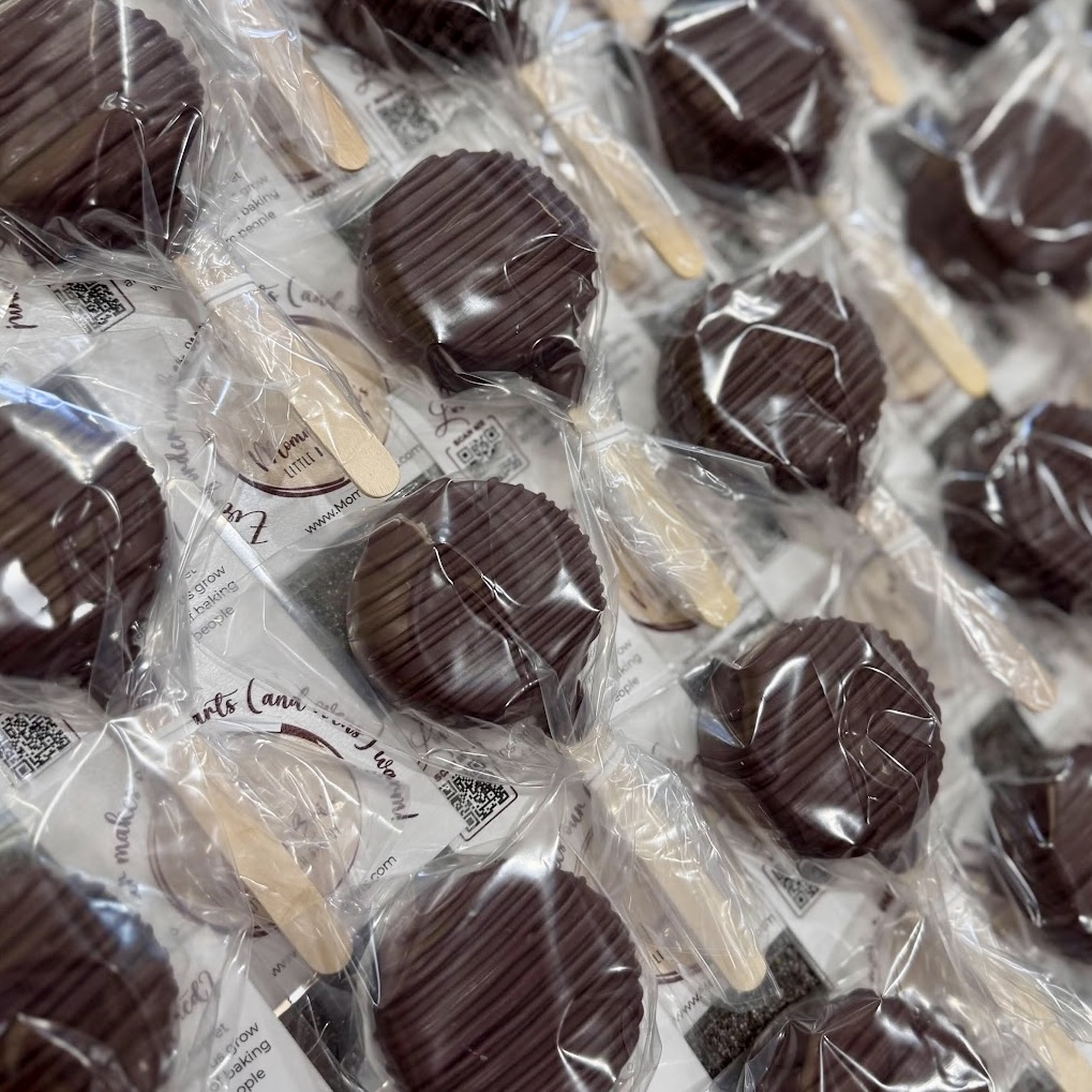 Classic & Cakesicle Pops